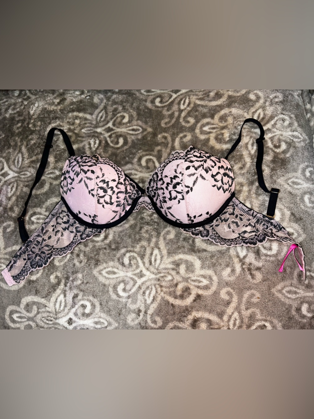 LaSenza Beyond Sexy Pink Lace Push up Bra light pink with Black Trim - 34D NWOT